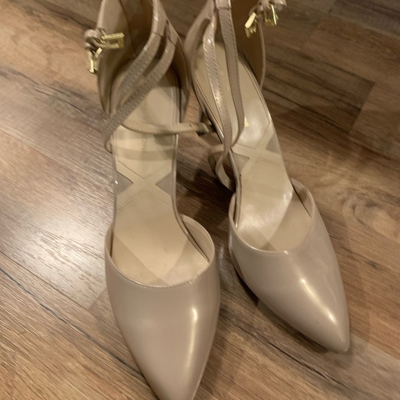 Adrienne Vittadini nude pumps, size 9.5 - Picture 2 of 7